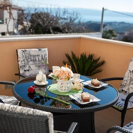 Apartment San Tonini Deluxe With Private Heated Swimming Pool