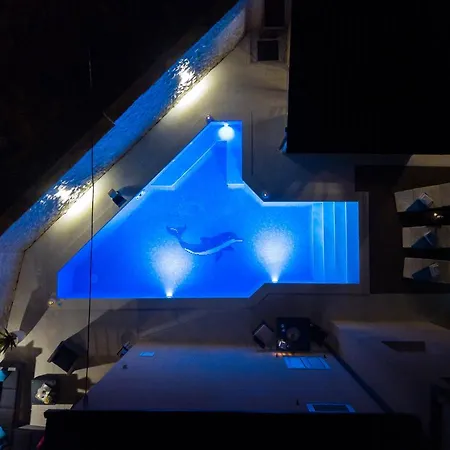 San Tonini Deluxe With Private Heated Swimming Pool *