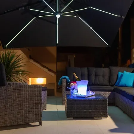 San Tonini Deluxe With Private Heated Swimming Pool