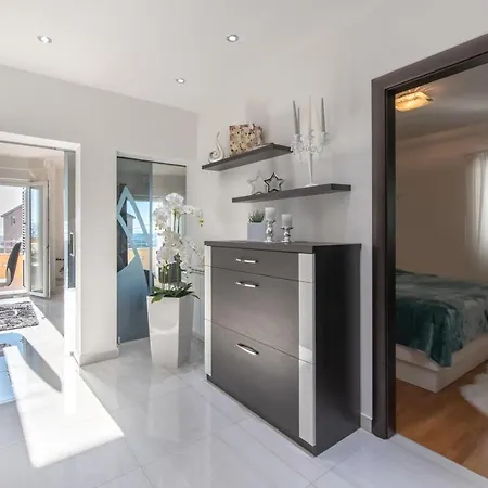 San Tonini Deluxe With Private Heated Swimming Pool *