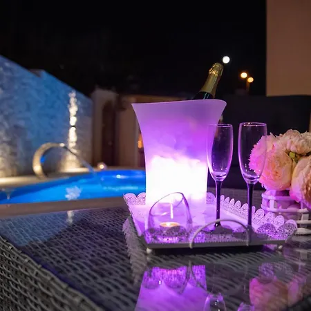 San Tonini Deluxe With Private Heated Swimming Pool Mravince