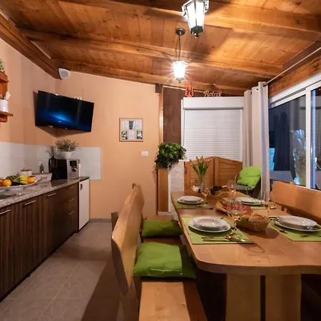 Apartment San Tonini Deluxe With Private Heated Swimming Pool *